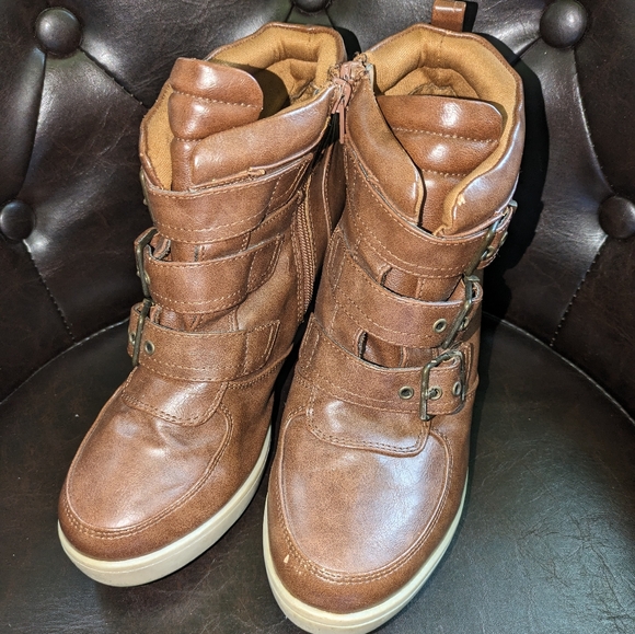 Mossimo Wedge Leather Boot - Picture 2 of 7